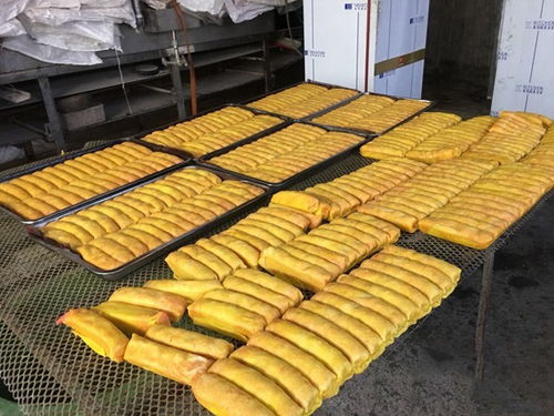 问题食品厂藏身村委会旁 这些蛋卷你还敢吃吗